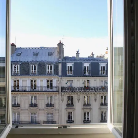 Bright With View In Republique Апартаменты Париж
